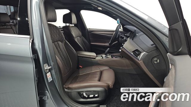 BMW 5-Series 520d xDrive M Sport Package Plus