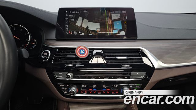 BMW 5-Series 520d xDrive M Sport Package Plus
