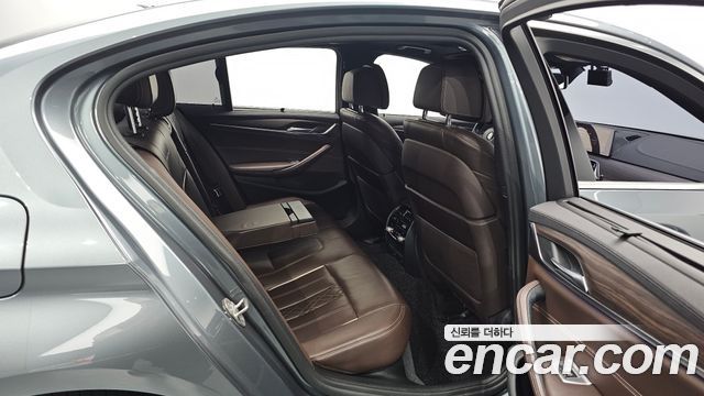BMW 5-Series 520d xDrive M Sport Package Plus