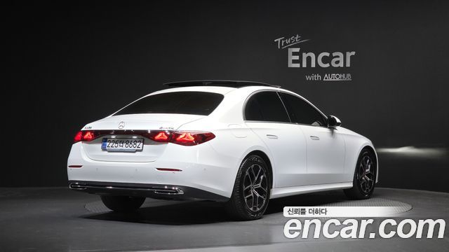 Mercedes-Benz E-Class E200 Avantgarde