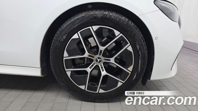 Mercedes-Benz E-Class E200 Avantgarde
