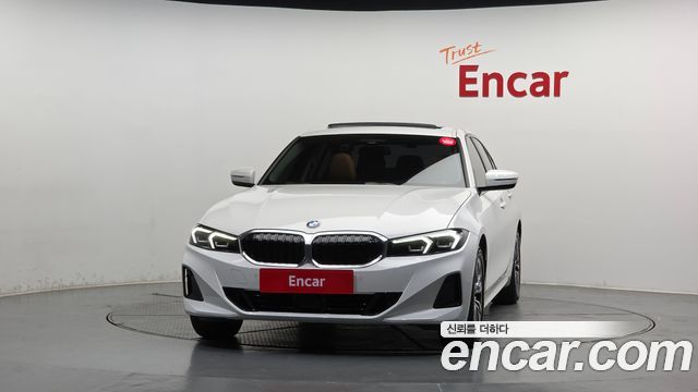 BMW 3-Series 320i