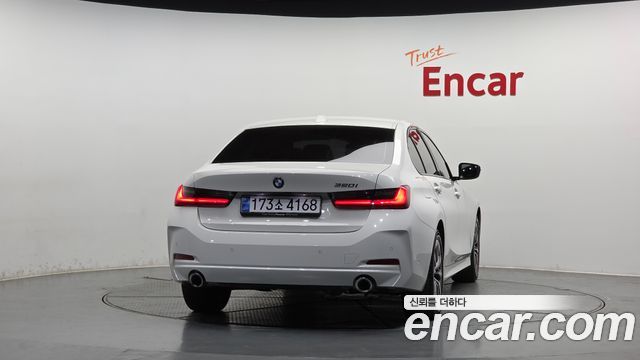 BMW 3-Series 320i
