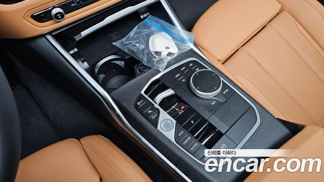 BMW 3-Series 320i