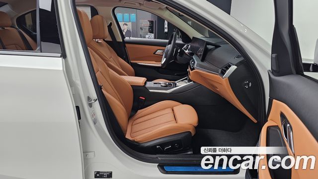 BMW 3-Series 320i