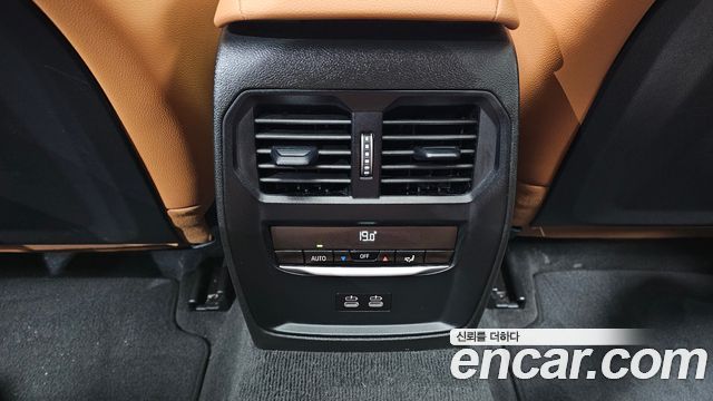 BMW 3-Series 320i