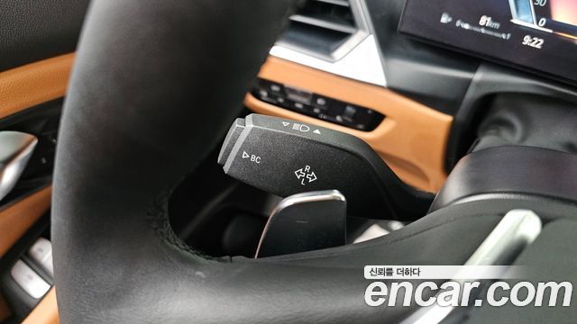 BMW 3-Series 320i
