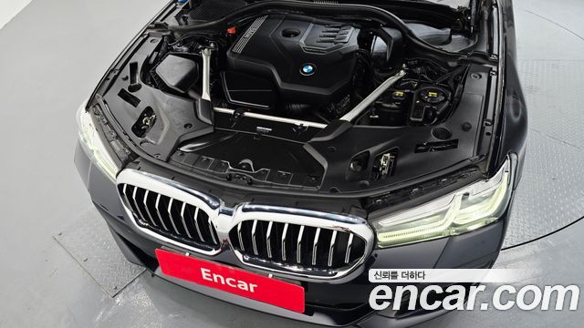 BMW 5-Series 530i xDrive M Sport Package