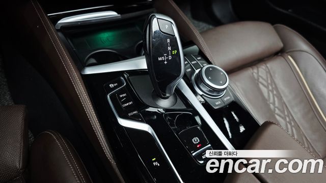 BMW 5-Series 530i xDrive M Sport Package