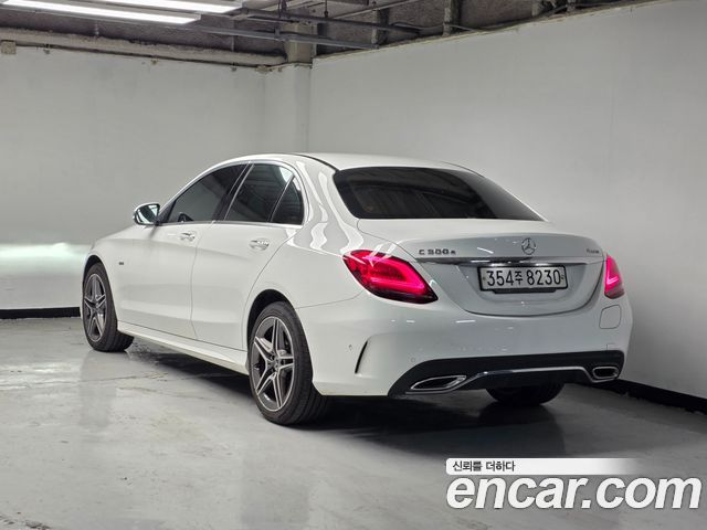 Mercedes-Benz C-Class C300e 4MATIC AMG Line