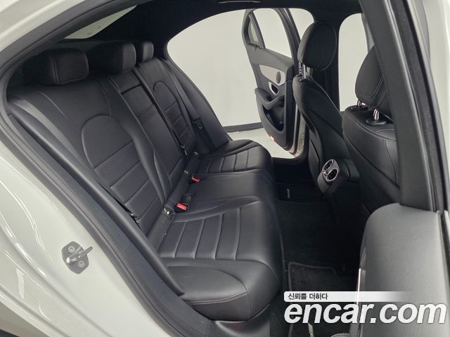 Mercedes-Benz C-Class C300e 4MATIC AMG Line