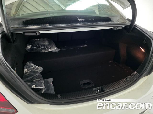 Mercedes-Benz C-Class C300e 4MATIC AMG Line
