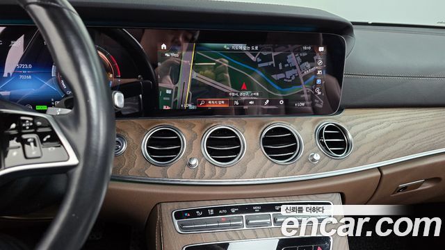 Mercedes-Benz E-Class E300e 4MATIC Exclusive