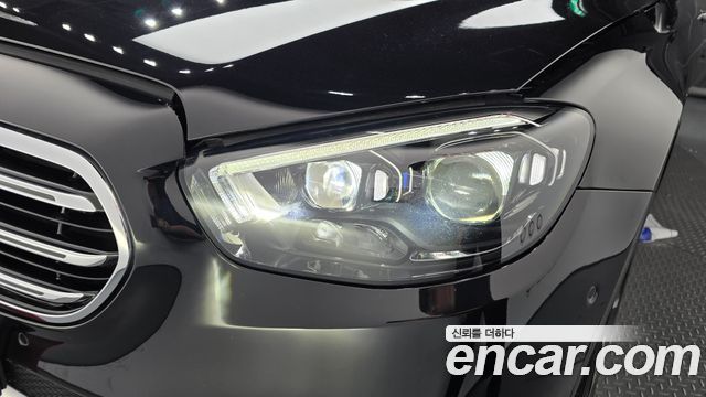 Mercedes-Benz E-Class E300e 4MATIC Exclusive