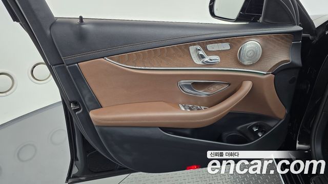 Mercedes-Benz E-Class E300e 4MATIC Exclusive