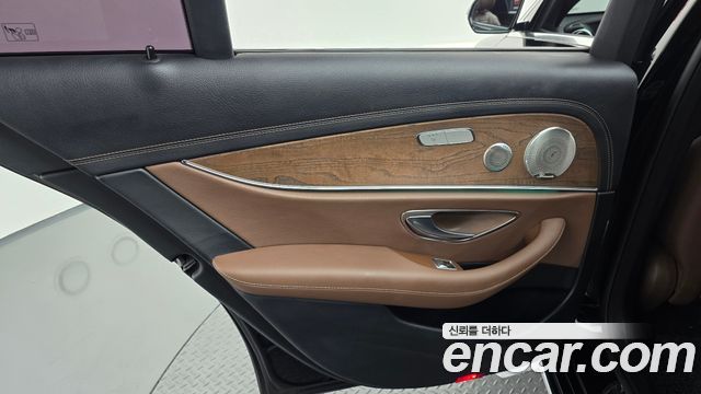 Mercedes-Benz E-Class E300e 4MATIC Exclusive