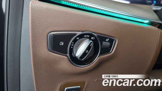 Mercedes-Benz E-Class E300e 4MATIC Exclusive
