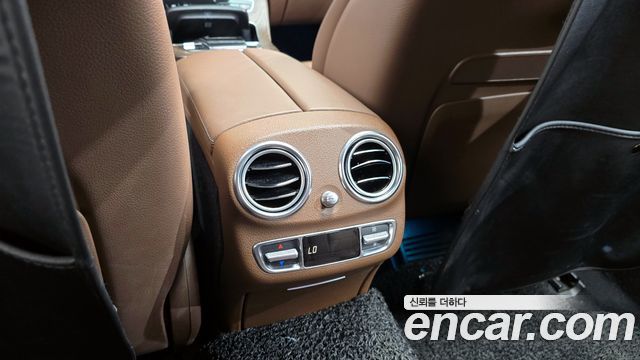 Mercedes-Benz E-Class E300e 4MATIC Exclusive