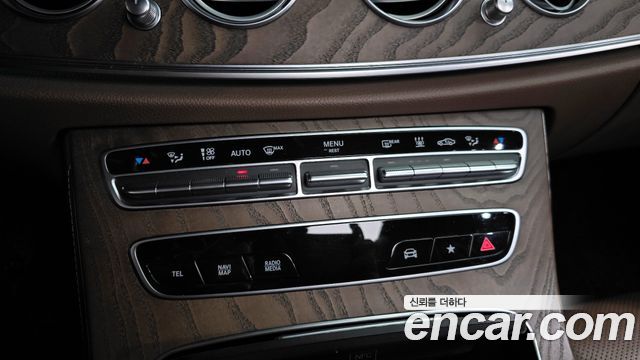 Mercedes-Benz E-Class E300e 4MATIC Exclusive