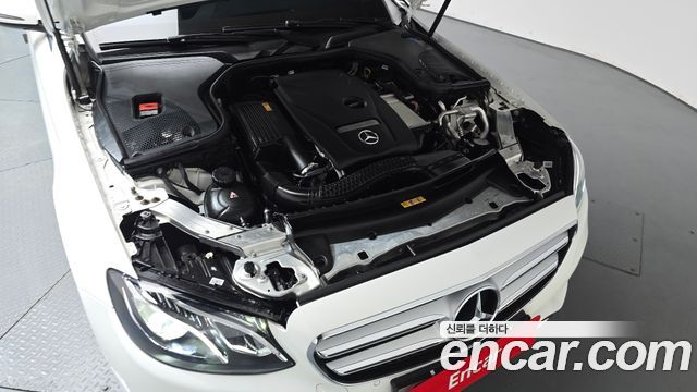 Mercedes-Benz E-Class E200 Avantgarde
