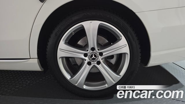 Mercedes-Benz E-Class E200 Avantgarde