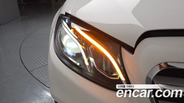 Mercedes-Benz E-Class E200 Avantgarde