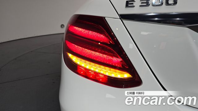 Mercedes-Benz E-Class E200 Avantgarde