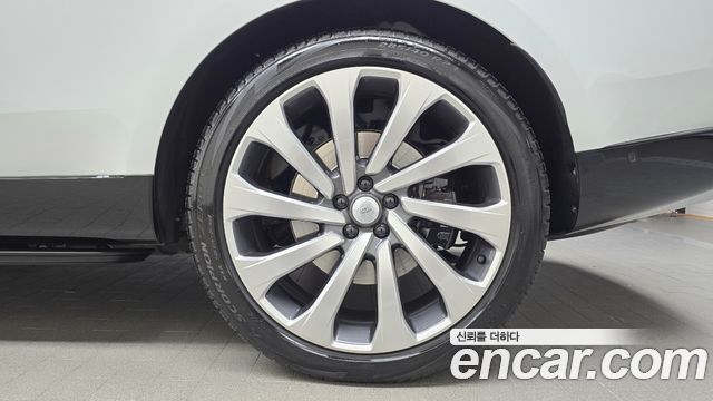 Land Rover Range Rover P530 Autobiography Long Wheel Base