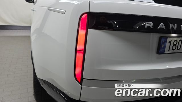 Land Rover Range Rover P530 Autobiography Long Wheel Base
