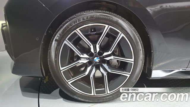 BMW 7-Series 740i sDrive M Sport