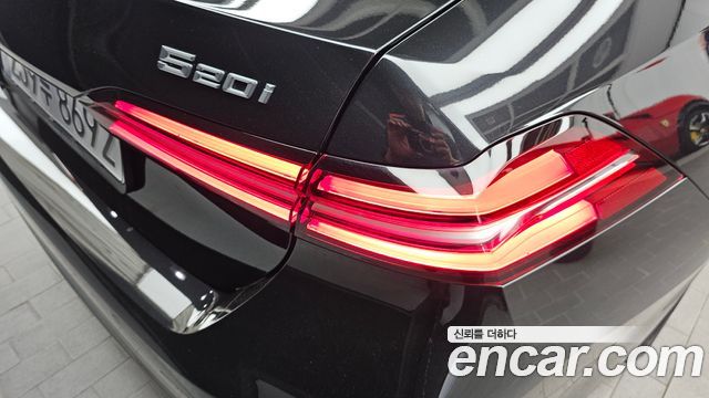 BMW 5-Series 520i