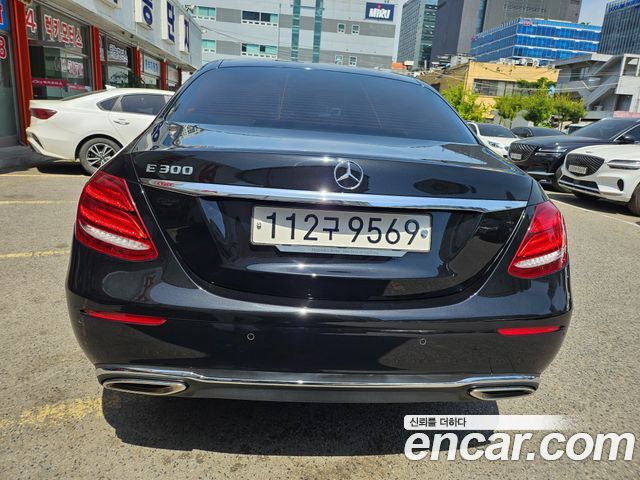 Mercedes-Benz E-Class E200 Avantgarde
