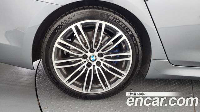 BMW 5-Series 530i M Sport Package Plus