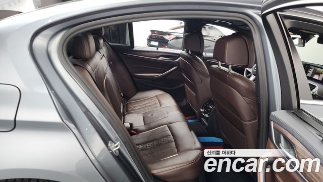 BMW 5-Series 530i M Sport Package Plus