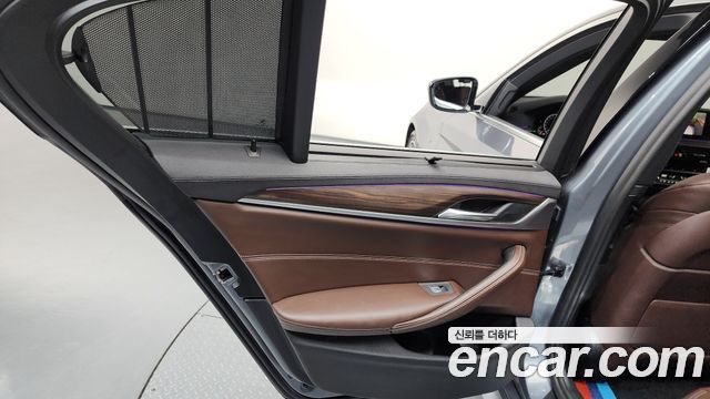 BMW 5-Series 530i M Sport Package Plus