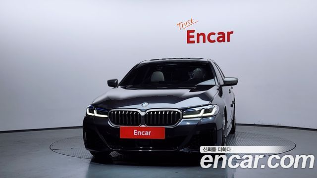 BMW 5-Series M550i xDrive