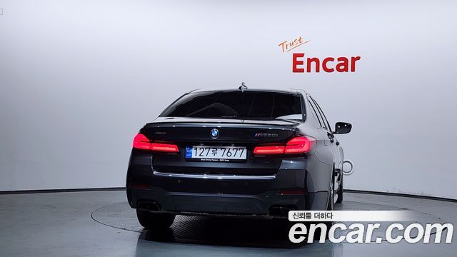 BMW 5-Series M550i xDrive