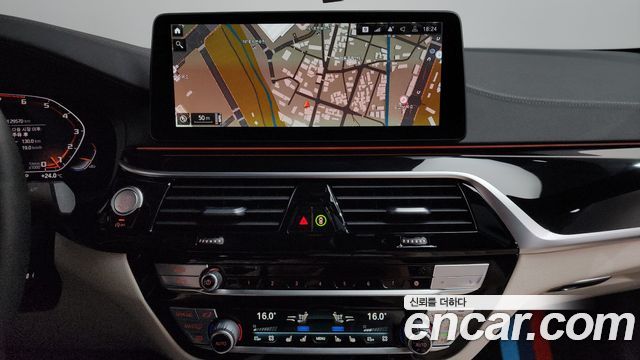 BMW 5-Series M550i xDrive