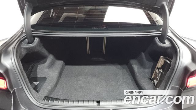 BMW 5-Series M550i xDrive