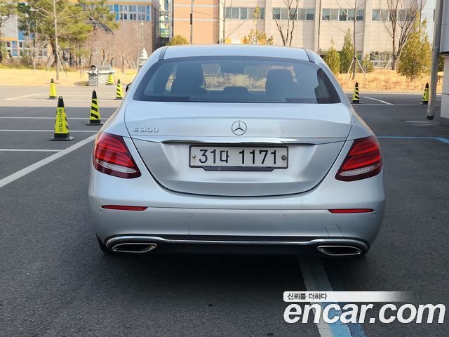 Mercedes-Benz E-Class E200 Avantgarde
