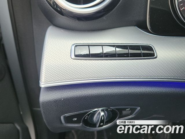 Mercedes-Benz E-Class E200 Avantgarde
