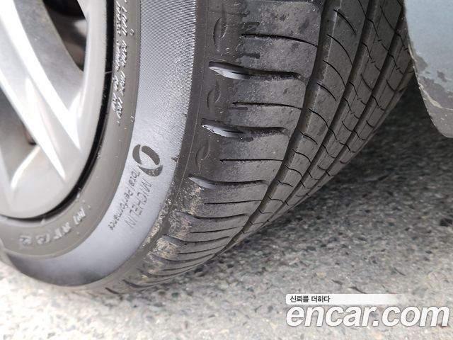 Mercedes-Benz E-Class E200 Avantgarde