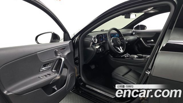 Mercedes-Benz A-Class A220 Hatchback