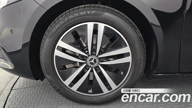 Mercedes-Benz A-Class A220 Hatchback
