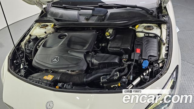 Mercedes-Benz CLA-Class CLA250 4MATIC AMG Line
