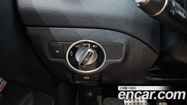 Mercedes-Benz CLA-Class CLA250 4MATIC AMG Line