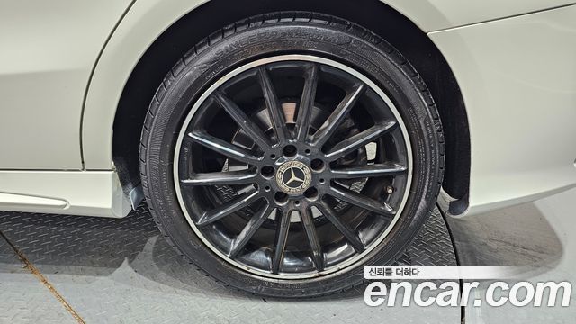 Mercedes-Benz CLA-Class CLA250 4MATIC AMG Line