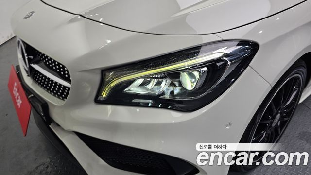 Mercedes-Benz CLA-Class CLA250 4MATIC AMG Line