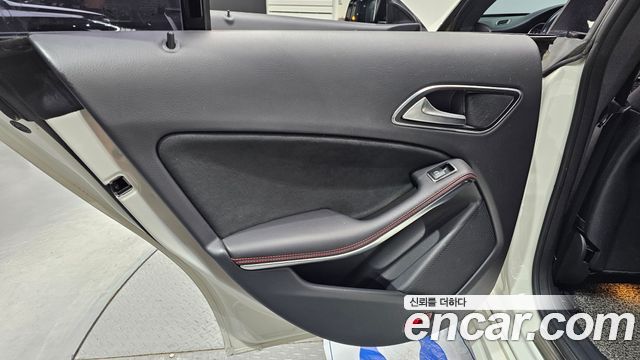 Mercedes-Benz CLA-Class CLA250 4MATIC AMG Line