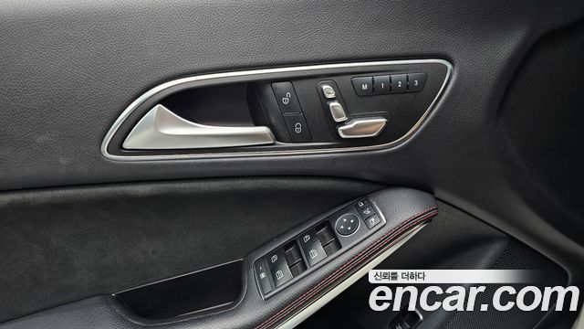 Mercedes-Benz CLA-Class CLA250 4MATIC AMG Line